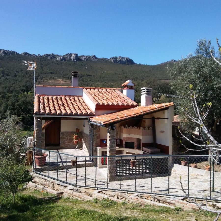 La Cabana Romantica De Llano Hotell Valencia de Alcántara Exteriör bild